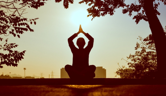 Teorie bottom-up: trauma informed yoga per chi ha subìto un trauma