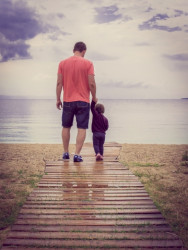 Anche i papà possono sviluppare la depressione post partum?